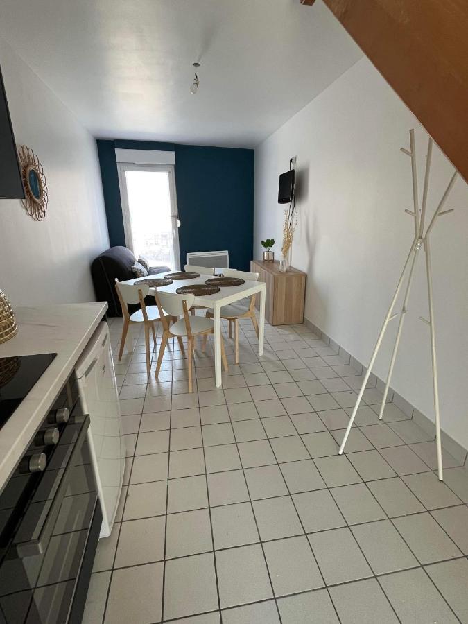 Anselme, F2 Duplex Avec Cour Commune Et Proche De La Mer ,2 Ver-sur-Mer Екстер'єр фото