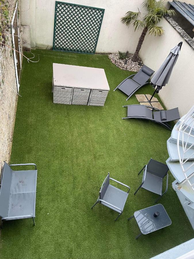Anselme, F2 Duplex Avec Cour Commune Et Proche De La Mer ,2 Ver-sur-Mer Екстер'єр фото
